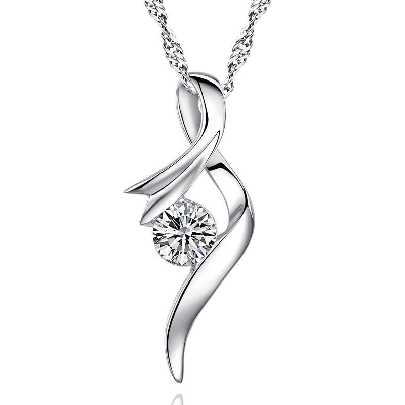 伟德bv1946官网-15亿港元注册资本撑起的珠宝巨头会被小挂坠击穿吗？