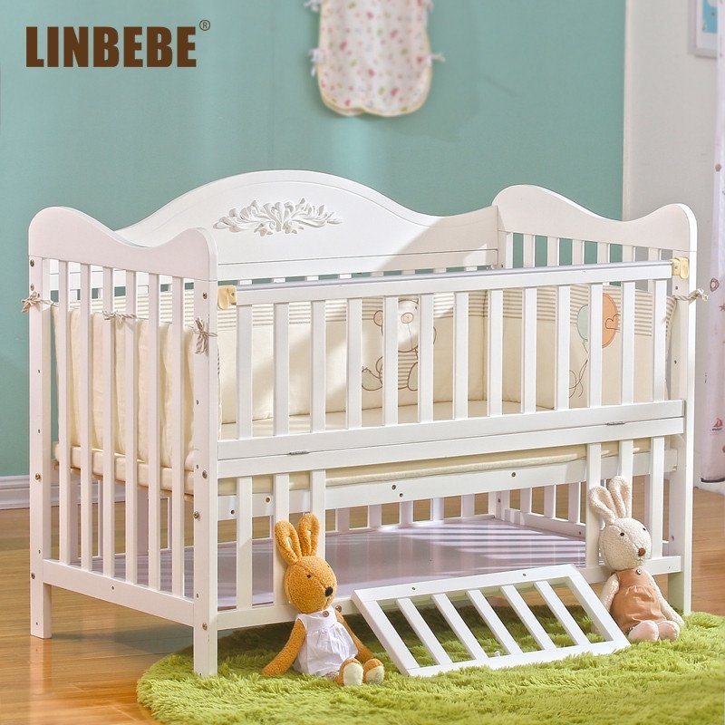 霖贝儿(LINBEBE)至尊系列多功能婴儿床欧式bb床可拼接游戏床可变书桌白色儿童床可调高低档松木床不含床垫 白色 120*65