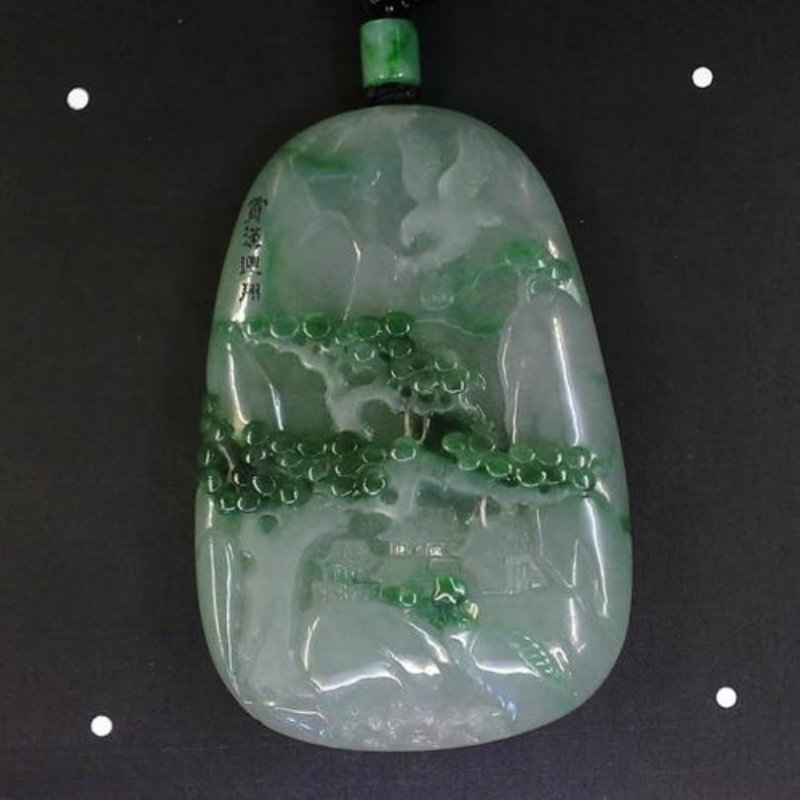 伟德国际金丝绕指悦己成潮：潮宏基与东方美学的当代共鸣