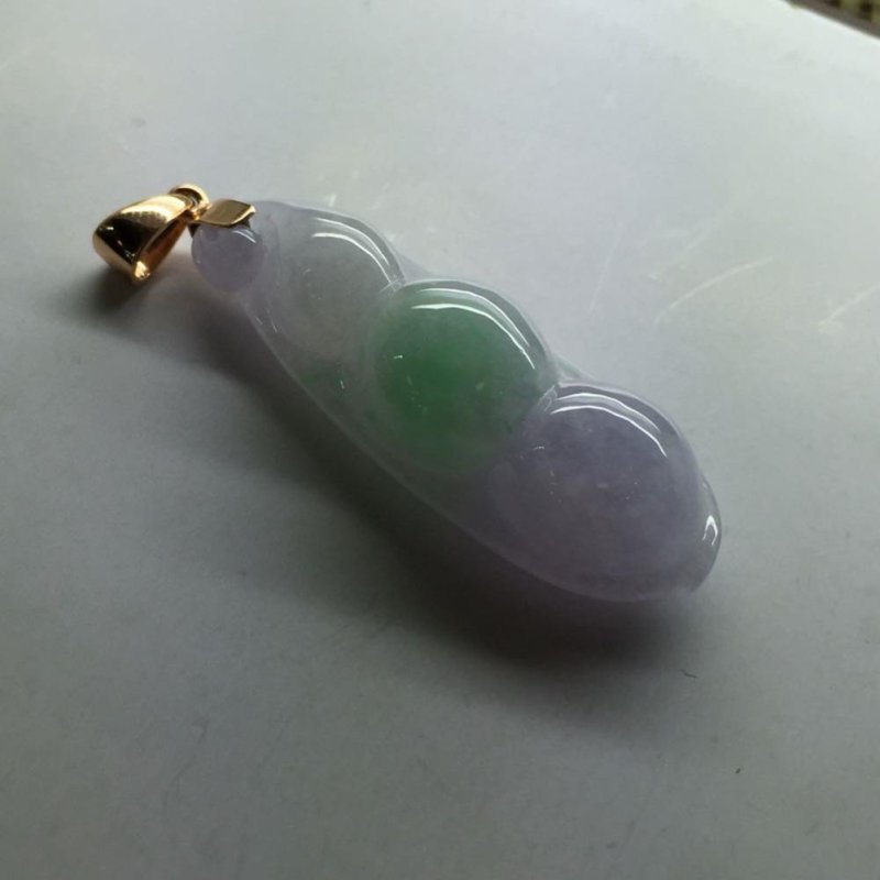 春彩饱满翡翠豆荚挂件吊坠 紫色浓烟绿色翠阳