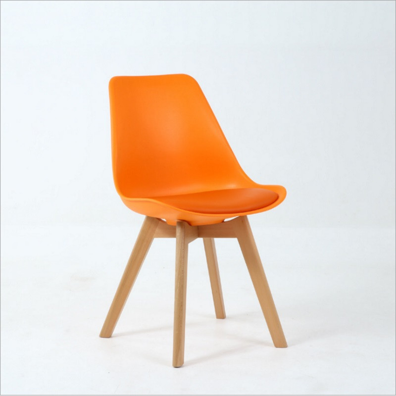 京好 伊姆斯休闲椅 北欧靠背椅办公家用现代简约环保彩色塑料实木休闲餐椅C136 橙色