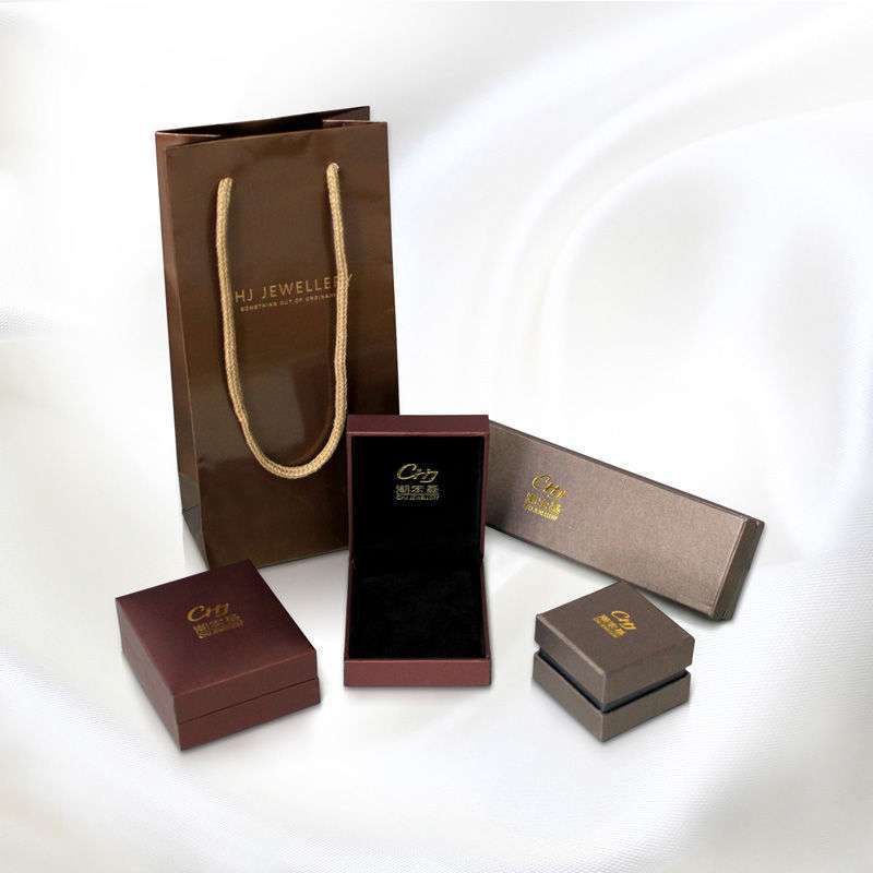 潮宏基正品 龙宝宝<em>生肖龙女</em> 黄金/足金吊坠【报