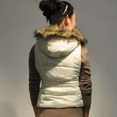 Feelie韩版时尚<em>女款带帽毛领</em>棉<em>马甲</em>FW12427