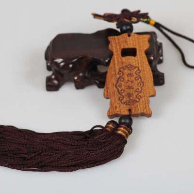 苗丽珠宝 天然梨花木车挂 举元宝弥勒佛汽车挂