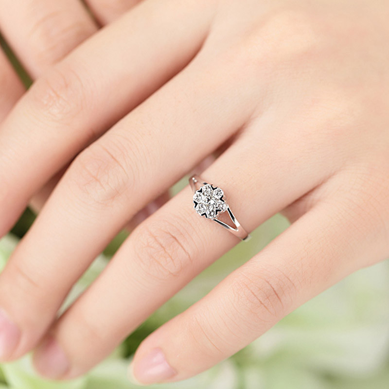 恒久之星订婚求婚白18k金钻戒钻石女戒结婚戒指珠宝