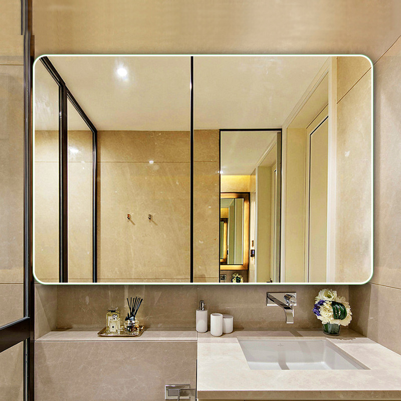 酒店,厕所 镜子可以翻转,正面正常镜子,反面放大