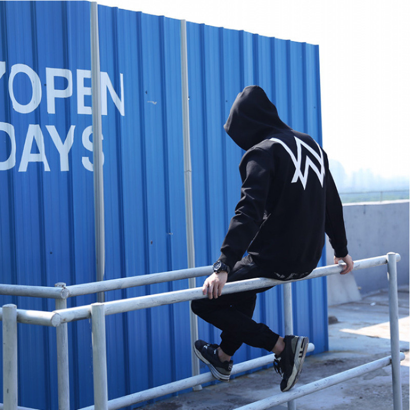 Walker图片_纵览新闻