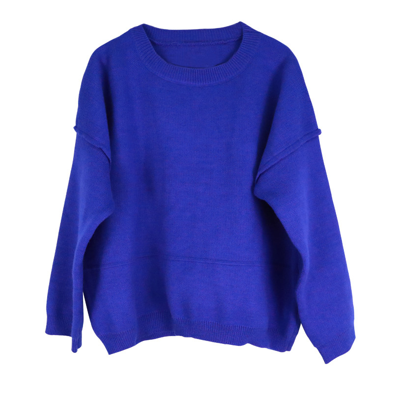 蓝色毛衣女  2019年11月27毛衣是很好看的一种衣服,在冬季的时候穿