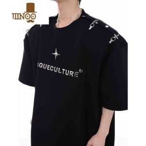 YANXU夏季小众解构金属飞机扣一字肩设计感短袖立体T恤男装