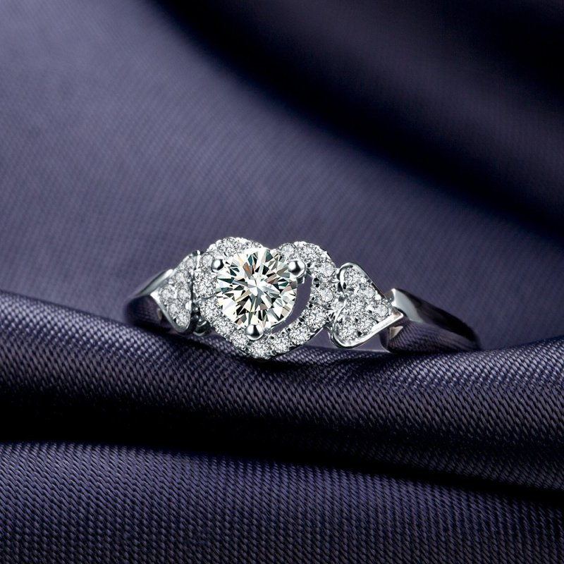 佐卡伊 白18k金共30分钻石结婚求婚戒指钻戒女 新款心形