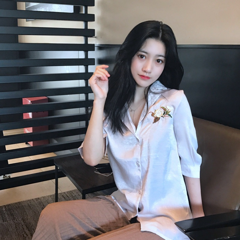 bw9新款复古港味chic风刺绣花朵气质丝滑缎面上衣夏季西装领短袖女衬衫 均码 抹茶绿