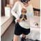 18款式2018早春新款圆领长袖加绒加厚白色棉T恤美女字母印花打底衫女装t 均码 读报女孩