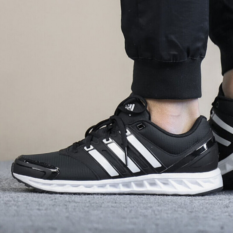 阿迪达斯（adidas）运动男女低帮网面轻便透气缓震耐磨休闲跑步鞋CP9642/AQ0359 AQ0359（中性） 11（46码）