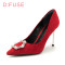 迪芙斯(D:fuse)绒面羊皮革金属饰扣尖头高跟细跟时尚单鞋女DF83111783 红色 36码
