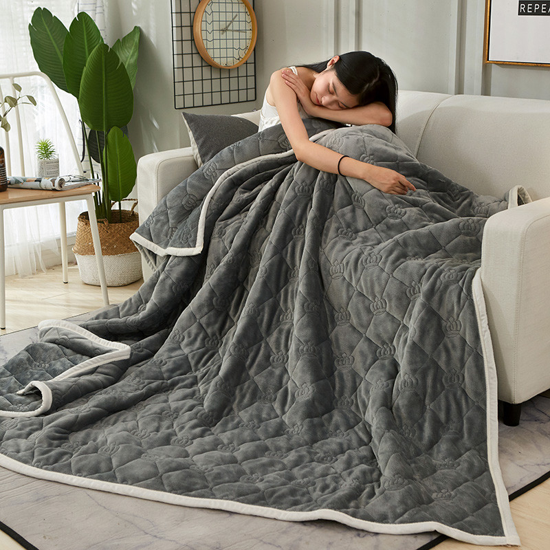 南极人(NanJiren)家纺 保暖法兰绒复合毛毯绒毯子 床上用品秋冬纯色盖毯柔软厚实午睡毯绒面其它 200x230cm 灰色