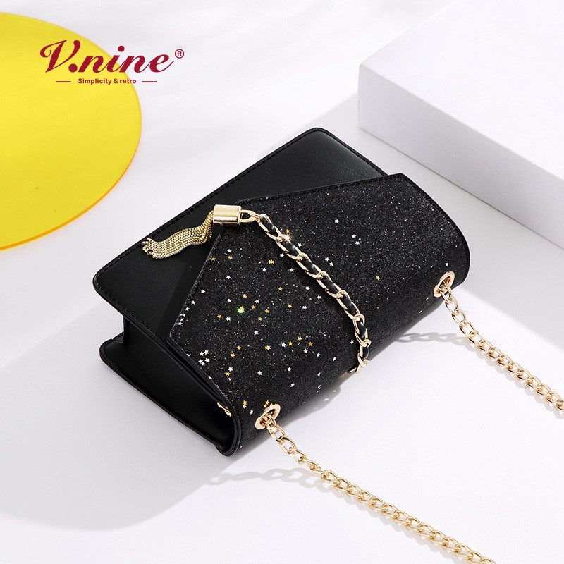 第九城（V.NINE） 包包女2019新款信封包时尚百搭流苏链条斜挎单肩小方包 黑色
