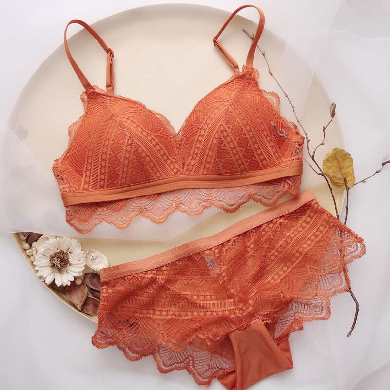 波迷娜（BOMINA)【放心购】桃花季 【薄软舒适】法式蕾丝内衣性感少女无钢圈三角杯文胸罩薄款 70/32A 蜜橘色
