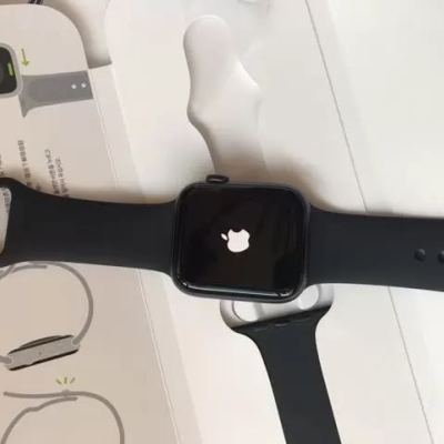 Apple Watch Series4 智能手表 GPS 44毫米 深空灰色铝金属表壳搭配黑色运动型表带晒单图