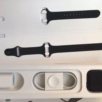 Apple Watch Series4 智能手表 GPS 44毫米 深空灰色铝金属表壳搭配黑色运动型表带晒单图