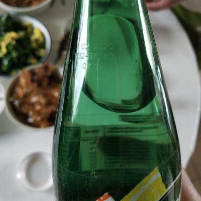【产自法国】巴黎水（Perrier）天然气泡矿泉水（橘子味）塑料瓶装 500ml*24瓶/箱 进口饮用水法国进口晒单图