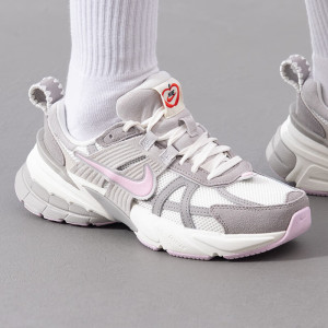 NIKE耐克女鞋新款V2K RUN训练健身运动日常休闲鞋FD0736-010 ZP