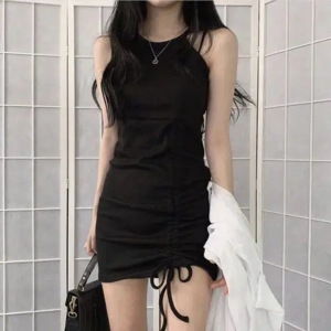 设计感挂脖式坎肩吊带裙子春夏复古气质赫本风无袖黑色连衣裙女装_1
