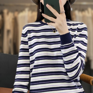 初秋新款拼色毛衣女士条纹圆领棉线打底衫长袖宽松休闲套头针织衫