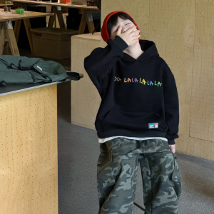 童酷男童冬款韩版彩色字母刺绣宝宝上衣贴标连帽加绒儿童卫衣