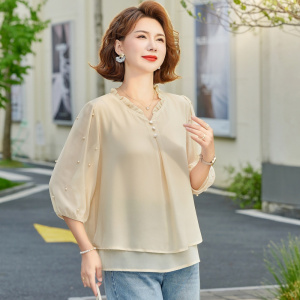 2026年轻薄款妈妈装夏装衣服时50简约中老年女士休闲上衣时尚套头
