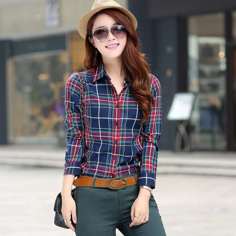 女生格子衬衫搭配 潮味十足很独特的v翎格子衬衫 黑色阔腿裤,时尚罗口