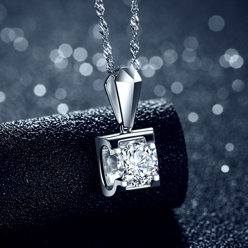 crd克徕帝白18k金钻石吊坠送恋人