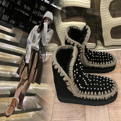 冬季新品铆钉加绒保暖雪地靴女羊皮毛一体短靴羊羔毛棉靴