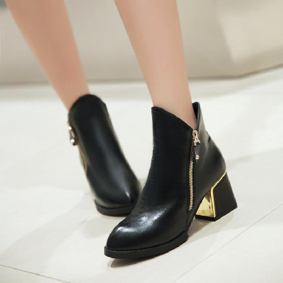 秋冬新款英伦风马丁靴女短靴女春秋单靴粗跟中跟尖头大码女靴