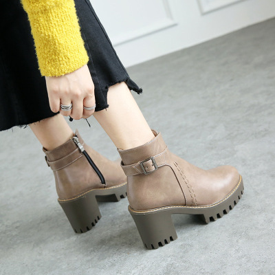 英伦复古时尚粗跟皮带扣女鞋子秋冬百搭短靴通勤高跟侧拉链马丁靴