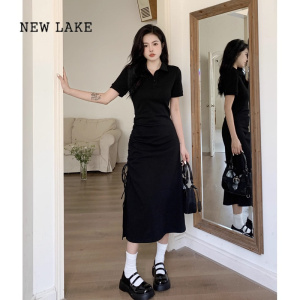 NEW LAKE胖mm黑色polo连衣裙女夏季新款抽绳设计感褶皱收腰开叉大码长裙子